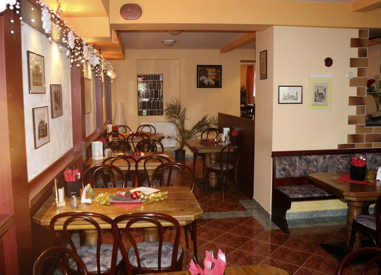 Gasthaus & Pension "Zur Rose" ワイマール エクステリア 写真