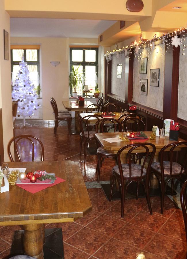 Gasthaus & Pension "Zur Rose" ワイマール エクステリア 写真