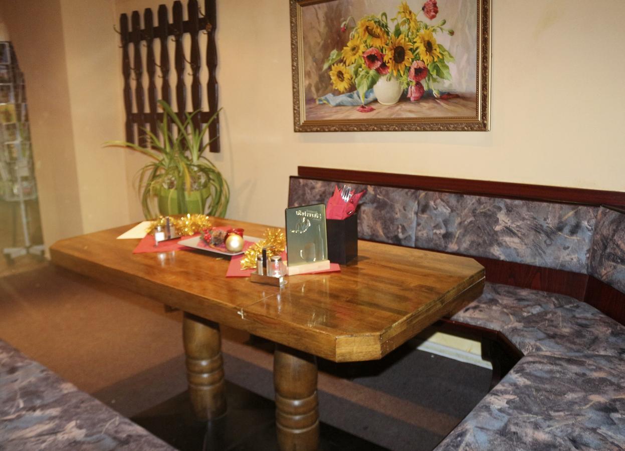 Gasthaus & Pension "Zur Rose" ワイマール エクステリア 写真