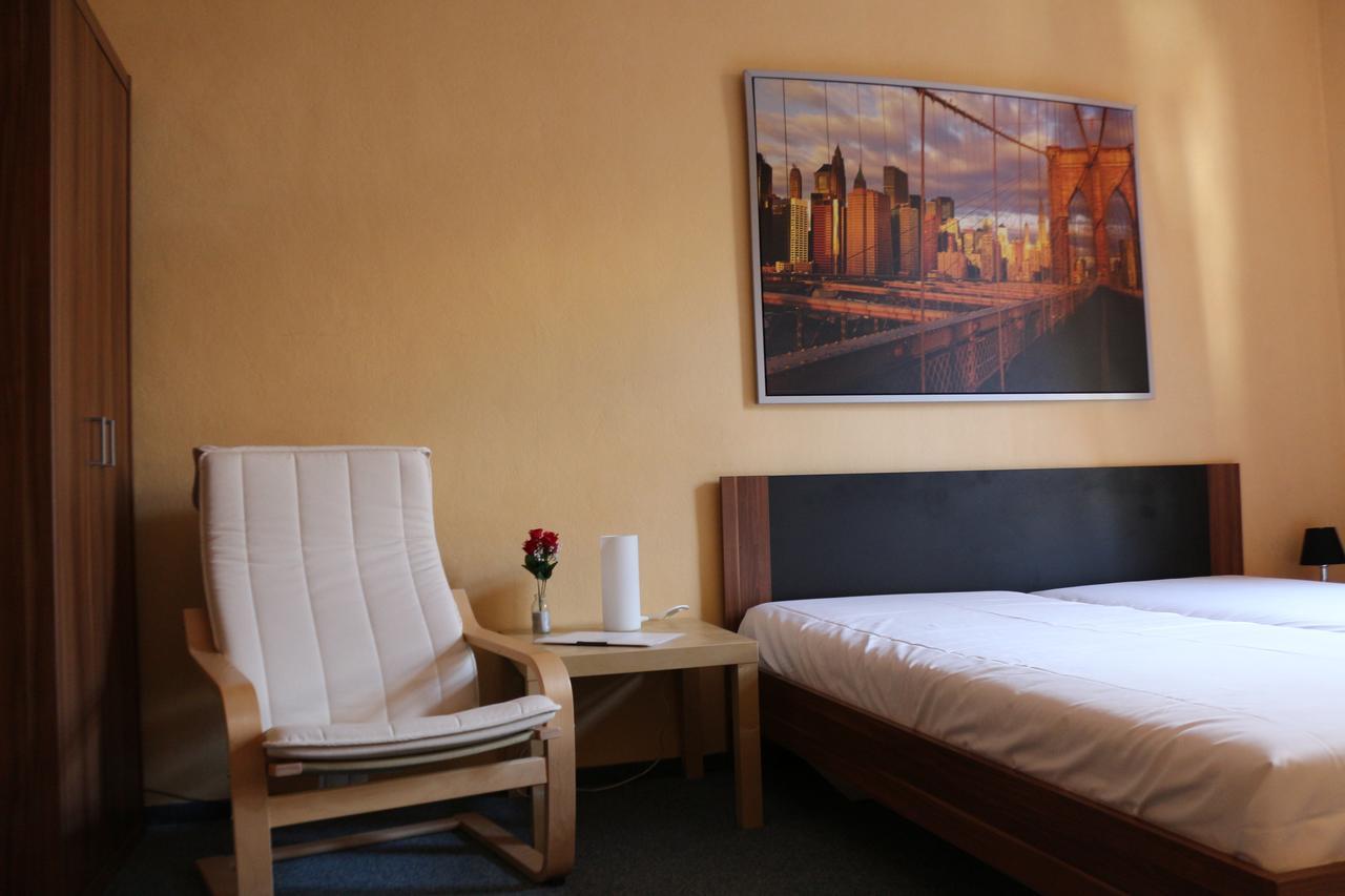 Gasthaus & Pension "Zur Rose" ワイマール エクステリア 写真