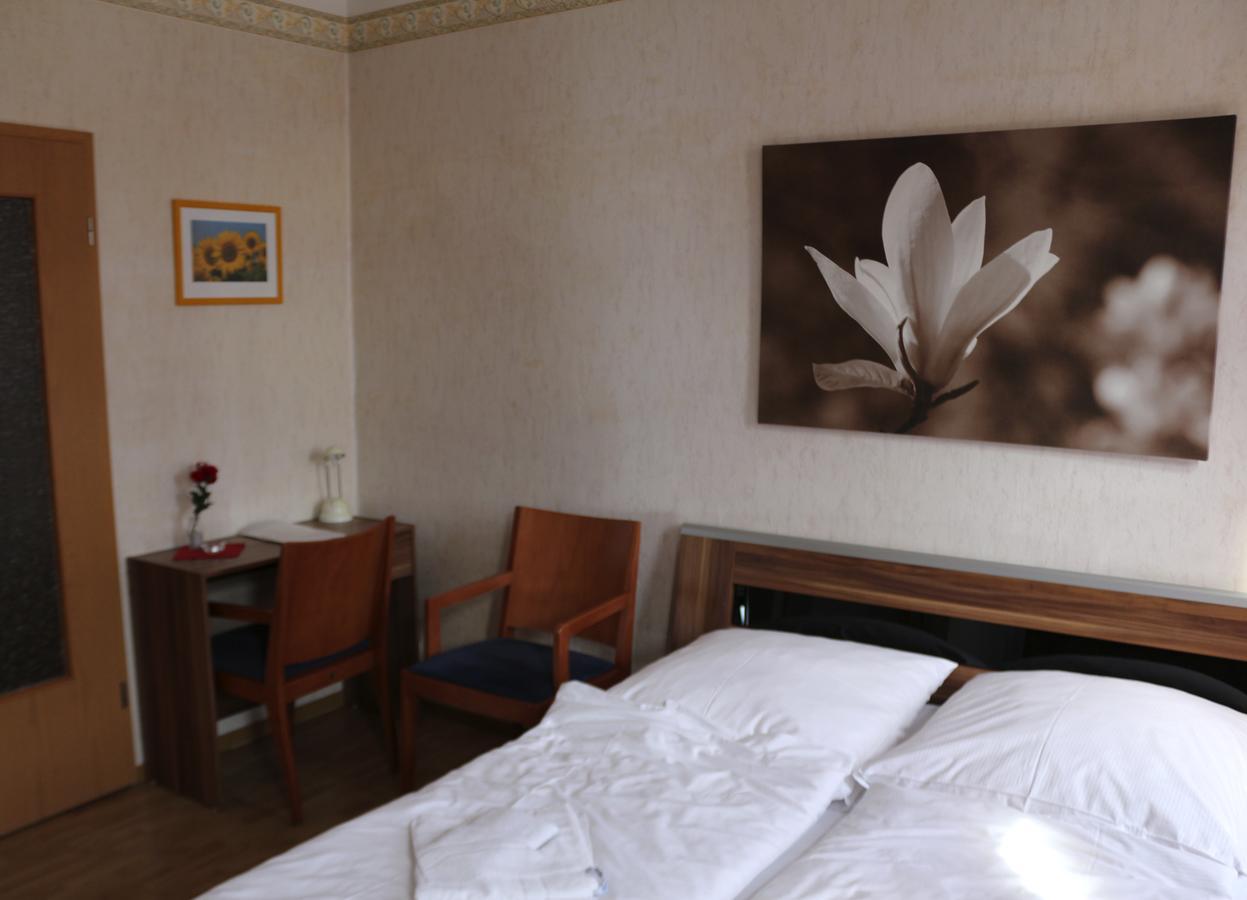 Gasthaus & Pension "Zur Rose" ワイマール エクステリア 写真