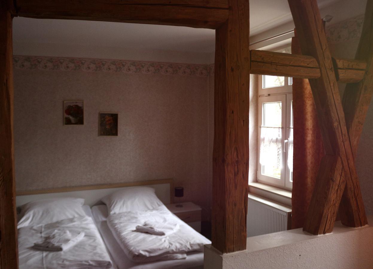 Gasthaus & Pension "Zur Rose" ワイマール エクステリア 写真